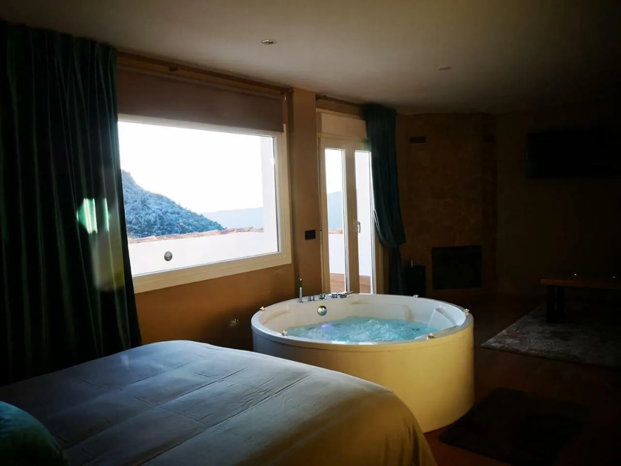 Aznalmara Loft Rural Apartment Benaocaz